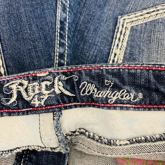 Womens ROCK 47 Wrangler Low Rise Embroidered Medium Wash Blue Jeans Size 11/12 - Picture 11 of 13